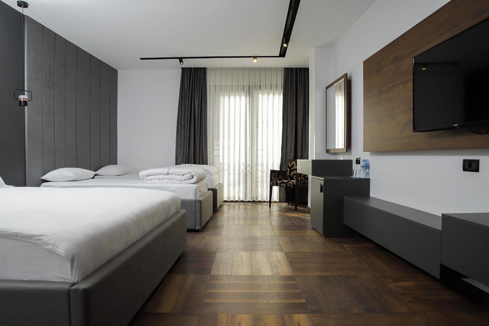 Triumf Hotel Prizren Exterior photo