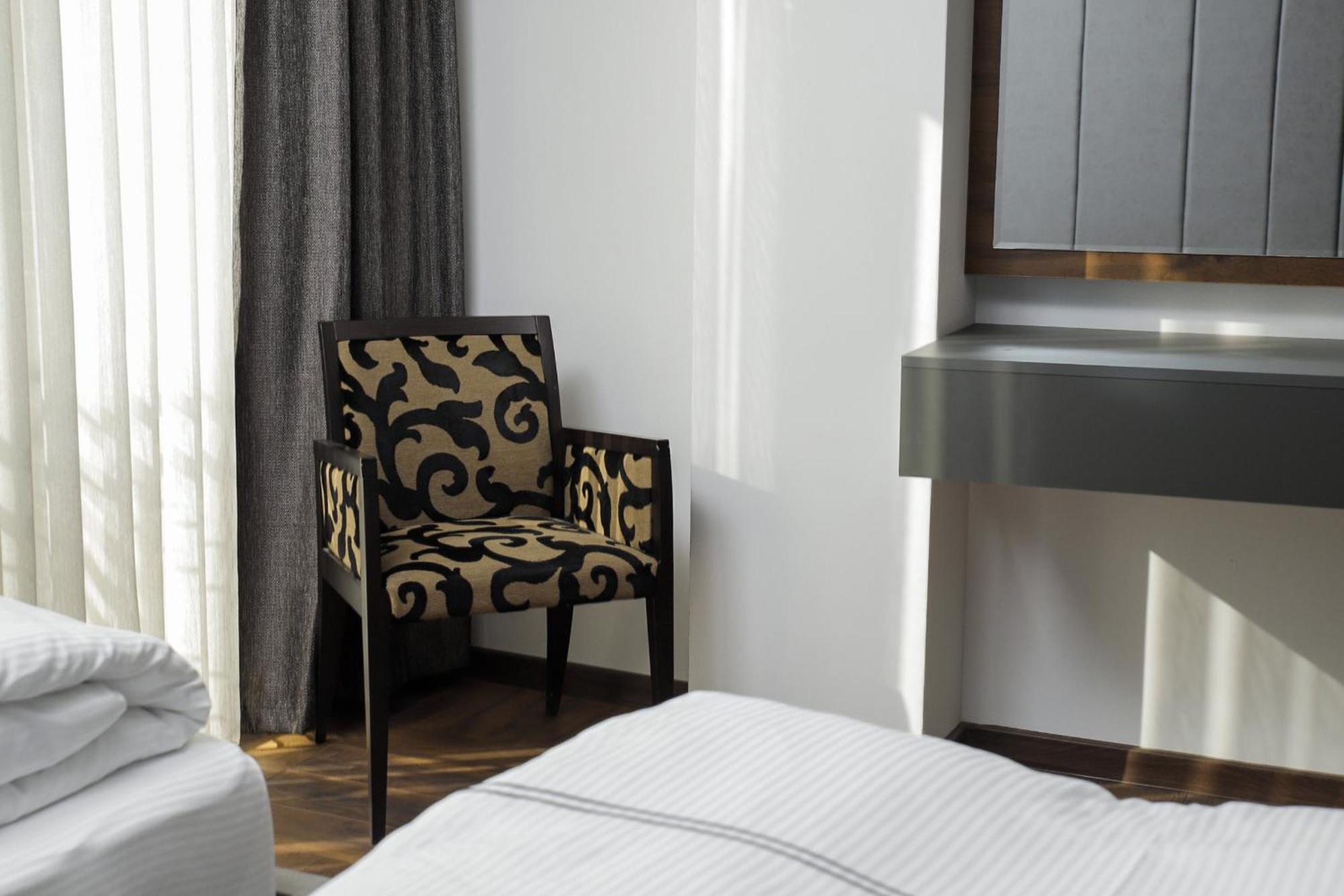 Triumf Hotel Prizren Exterior photo