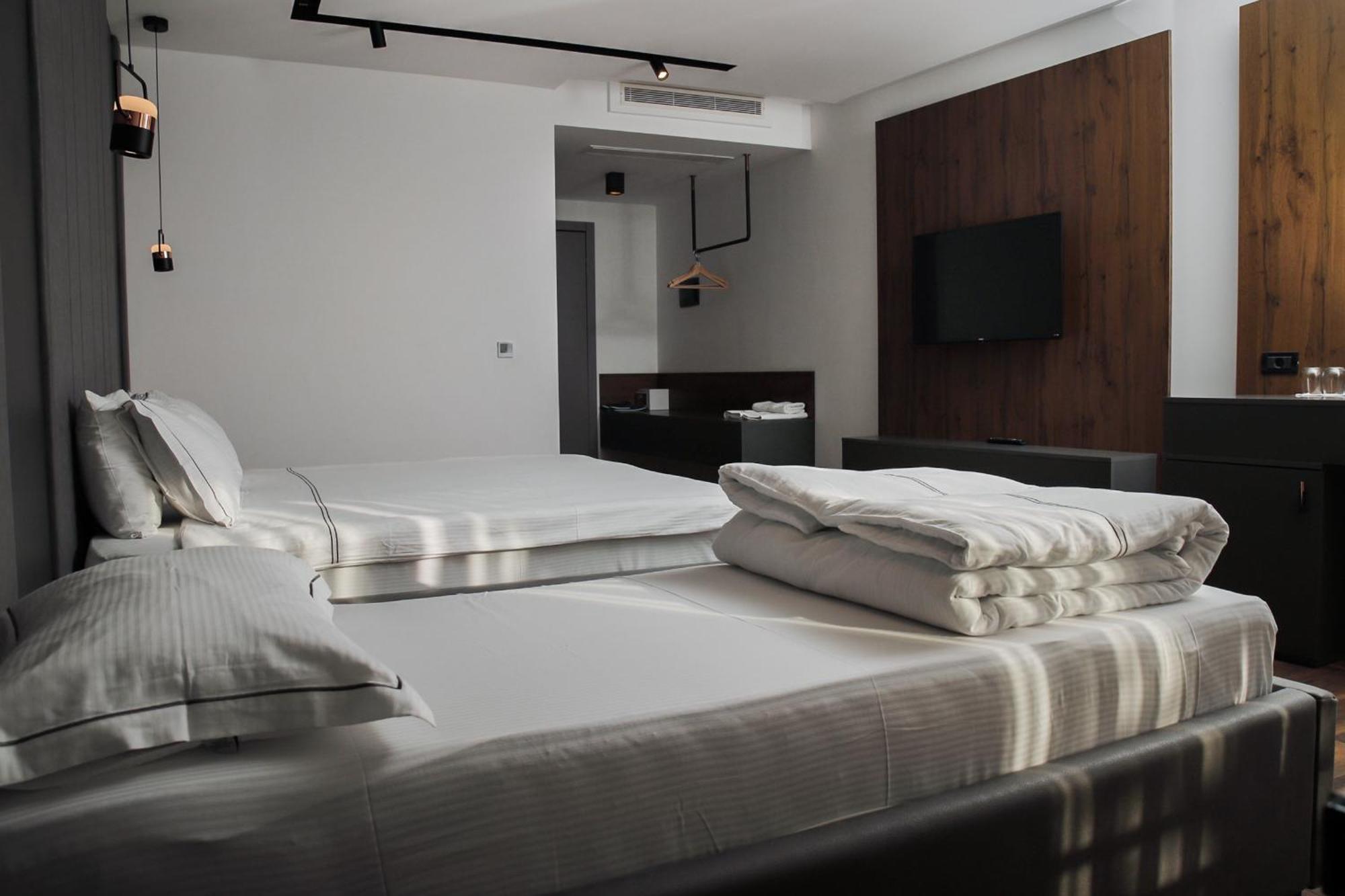 Triumf Hotel Prizren Exterior photo